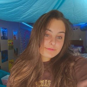 Meet your Posher, Carly